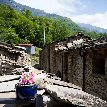 לינה וארוחת בוקר Medieval Hamlet Malpertus Bobbio Pellice