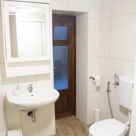 Medieval Hamlet Malpertus Bed & Breakfast