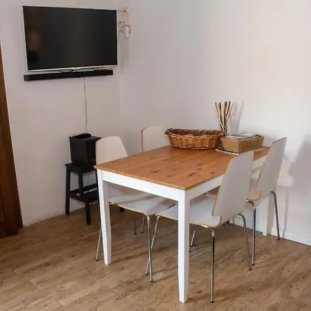 Medieval Hamlet Malpertus 3*