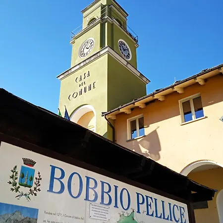 Medieval Hamlet Malpertus 3*