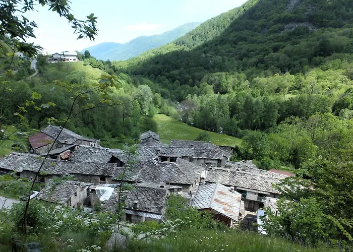 Bed & Breakfast Medieval Hamlet Malpertus Bobbio Pellice